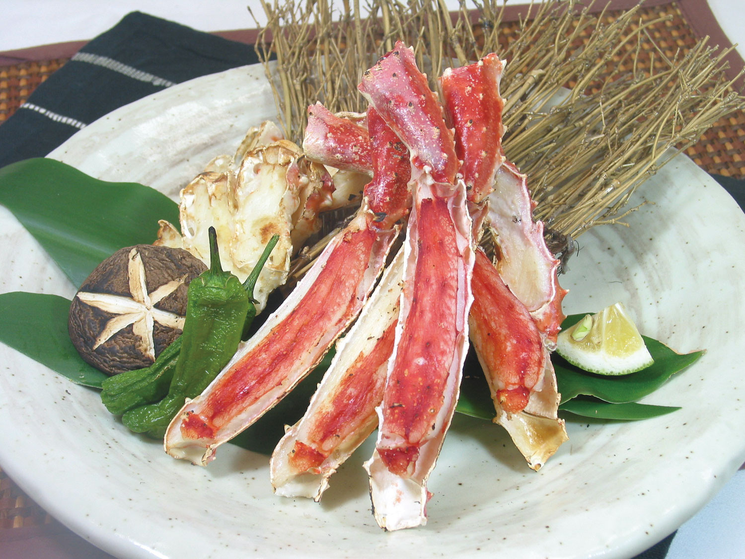 ＜期間限定・数量限定＞生たらばがにカット(加熱調理用)(800g/総重量約1kg)&nbsp;|&nbsp;タラバガニ&nbsp;たらばがに&nbsp;蟹&nbsp;かに&nbsp;カニ&nbsp;生たらばがに&nbsp;カット済み&nbsp;カニ足&nbsp;カット&nbsp;脚&nbsp;むき身&nbsp;食べやすい&nbsp;加熱用&nbsp;海鮮&nbsp;魚介&nbsp;魚介類&nbsp;鍋&nbsp;カニ鍋&nbsp;焼きガニ&nbsp;バター焼き&nbsp;&nbsp;大容量&nbsp;冷凍&nbsp;保存&nbsp;家庭用&nbsp;お取り寄せ&nbsp;グルメ&nbsp;人気&nbsp;おすすめ&nbsp;期間限定&nbsp;数量限定&nbsp;境港&nbsp;鳥取県&nbsp;境港市
