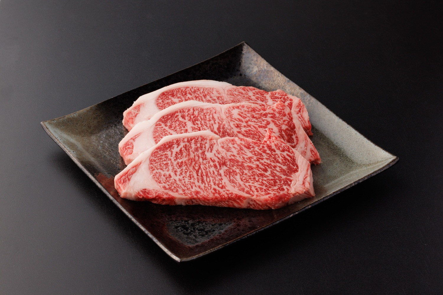 A5鳥取県産黒毛和牛サーロインステーキ(8枚)&nbsp;|&nbsp;牛肉&nbsp;和牛&nbsp;黒毛和牛&nbsp;A5ランク&nbsp;鳥取和牛&nbsp;サーロイン&nbsp;ステーキ&nbsp;ステーキ肉&nbsp;高級部位&nbsp;贅沢食材&nbsp;ごちそう&nbsp;記念日&nbsp;ディナー&nbsp;家庭用&nbsp;冷凍&nbsp;保存&nbsp;枚数選択&nbsp;ギフト&nbsp;贈り物&nbsp;お取り寄せ&nbsp;グルメ&nbsp;人気&nbsp;おすすめ&nbsp;国産&nbsp;鳥取県&nbsp;境港市