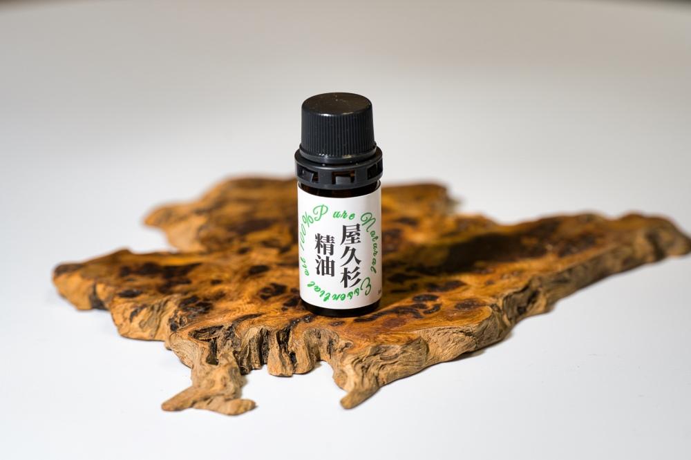 屋久杉精油　5mL&nbsp;&nbsp;&nbsp;エッセンシャルオイル