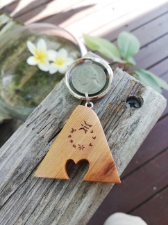 屋久杉Initialイニシャルキーホルダー　”A”