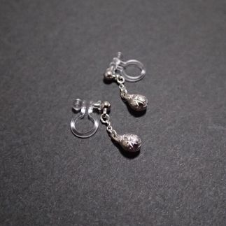 雨上がり&nbsp;ー雫ー　(イヤリング／ノンホールピアス）【受注制作】