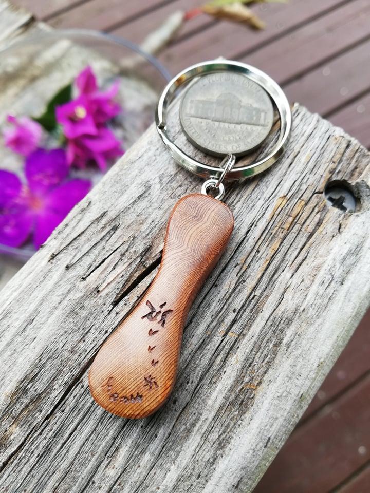 屋久杉Initialイニシャルキーホルダー　”I”