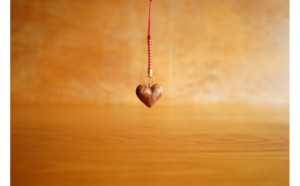 【相良パーティ】千年の愛～屋久島の森の至極の宝～&nbsp;屋久杉ハートストラップ