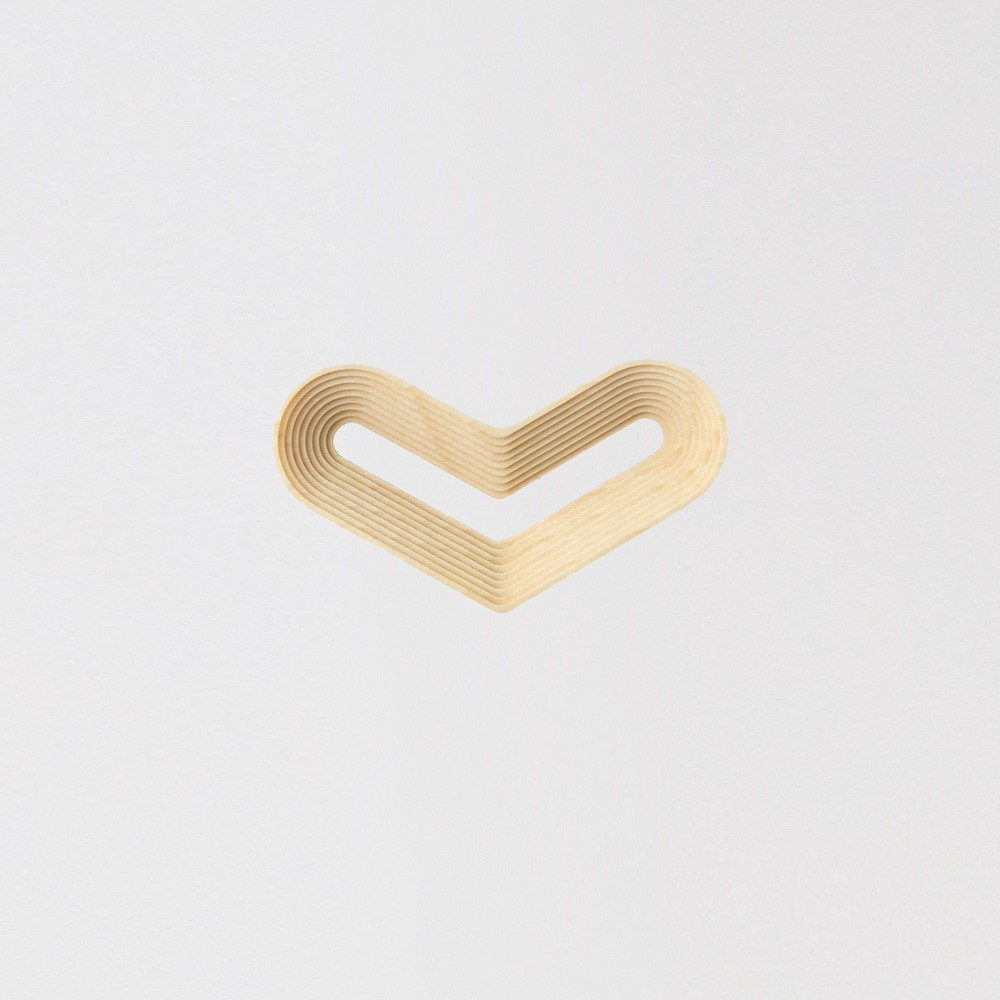 旭川家具&nbsp;cosine&nbsp;STEPSブローチHEART　メープル_05738