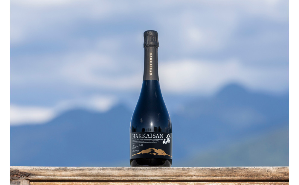 八海山　瓶内二次発酵酒「白麹あわ」四合瓶（720ml）