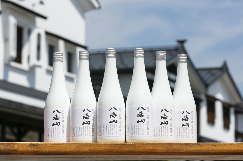 八海山&nbsp;「雪室貯蔵三年酒&nbsp;純米大吟醸」四合瓶&nbsp;6本セット