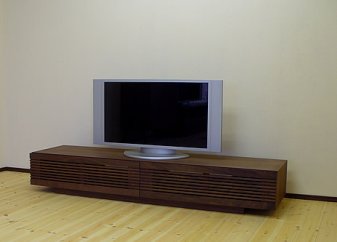 【VOICE テレビボード ウォールナット　180cm】シャープな無垢材ルーバー扉のテレビボード＜ウォールナット材　オイルフィニッシュ　リモコン対応＞家具 テレビ台 テレビボード TVボード AVボード 棚 リビングボード サイド MUFactory