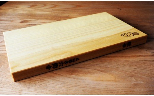 [即購入OK] 銀杏　超特大サイズまな板　爆安　無垢材一枚物　新品未使用 銀杏（イチョウ）のまな板/角丸型37×22×2.2cm/耐水加工済 | おおいた