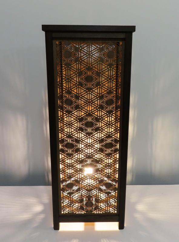レーザー行灯「趣」Ｌサイズ　 八重麻と胡麻幹（ゴマガラ）デザイン　高さ65cm　LED電球付き