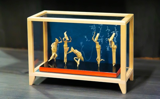 阿波踊り竹人形 5人立 ガラスケース入り 本藍染和紙使用