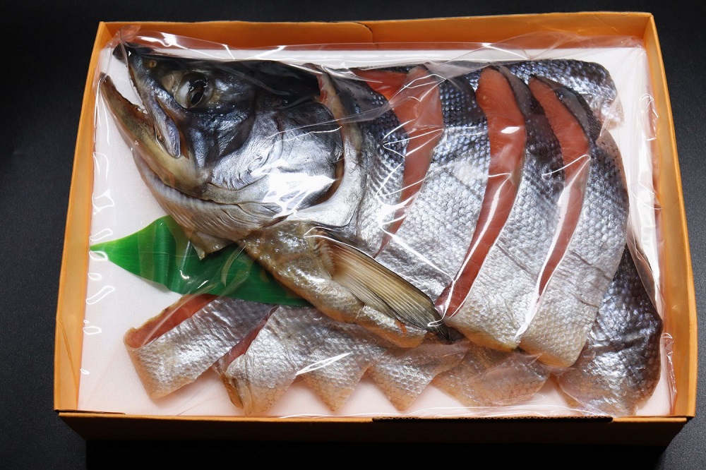 ふるさと納税 村上名産塩引き鮭酒びたし半身姿 新潟県