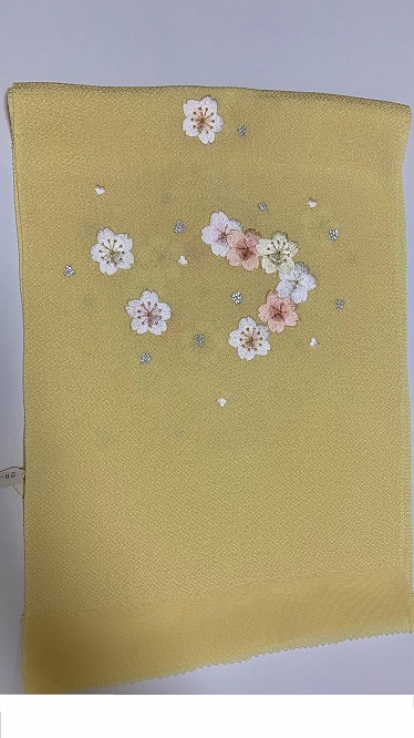 帯揚げ　黄色　さくら柄の刺繍