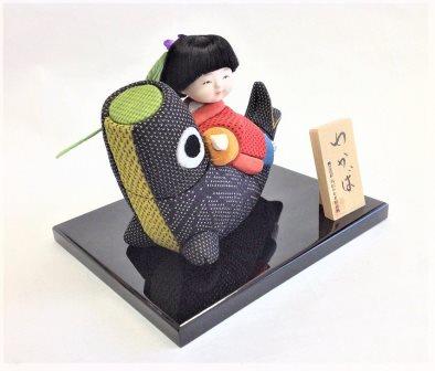 ふるさと納税 新潟県 南魚沼市 塩沢織木目込み人形　豆ふくろう(中)（顔：黄緑・頭：黒臙脂十字絣） ふるさと納税 新潟県 南魚沼市 塩沢織木目込人形「ふくろう」 縁起