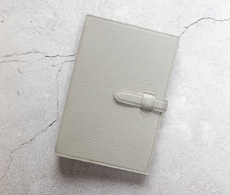 maf&nbsp;pinto&nbsp;(マフ&nbsp;ピント)&nbsp;システム手帳&nbsp;ライトグレー&nbsp;ADRIA&nbsp;LINE&nbsp;バイブル&nbsp;B6&nbsp;レザー&nbsp;本革&nbsp;日本製