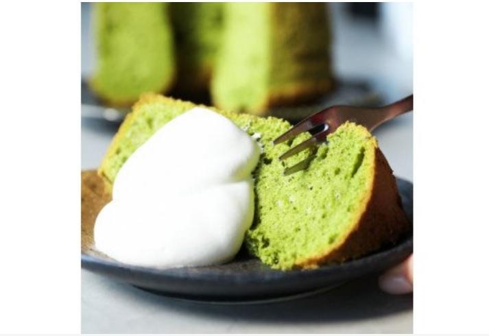 お茶屋の抹茶シフォンケーキ