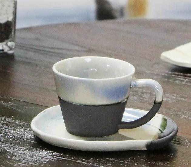 信楽焼 ブルーベリーコーヒーカップ＆ソーサー 陶器 | JTBのふるさと