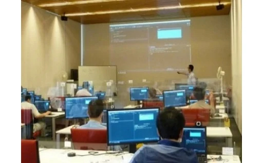 ８．社会課題を解決し未来を拓く新たなビジネスや産業を生み出す
