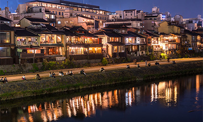 鴨川の夜景・京都の街並み