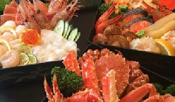 海の幸満載の豪華なおせち