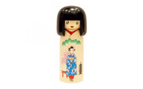 舞妓さんこけし｜京都&nbsp;舞妓&nbsp;人気［&nbsp;京都&nbsp;村上隆&nbsp;カイカイキキ&nbsp;アーティスト&nbsp;舞妓&nbsp;こけし&nbsp;天然木&nbsp;おしゃれ&nbsp;かわいい&nbsp;アート&nbsp;現代美術&nbsp;人気&nbsp;おすすめ&nbsp;通販&nbsp;送料無料&nbsp;ふるさと納税&nbsp;］