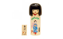 舞妓さんこけし｜京都&nbsp;舞妓&nbsp;人気［&nbsp;京都&nbsp;村上隆&nbsp;カイカイキキ&nbsp;アーティスト&nbsp;舞妓&nbsp;こけし&nbsp;天然木&nbsp;おしゃれ&nbsp;かわいい&nbsp;アート&nbsp;現代美術&nbsp;人気&nbsp;おすすめ&nbsp;通販&nbsp;送料無料&nbsp;ふるさと納税&nbsp;］