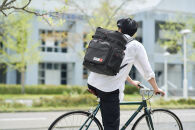 ＨＵＧＥＬ&nbsp;エアロゲルリュック型クーラーバッグ<br>
１５Ｌ&nbsp;AGSC-R15C&nbsp;チャコールグレー