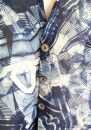 伝統織物のトップブランド夏塩沢に本藍染めを施した洋服オリジナルブランド『ナツシオンブルー』板締染（ジャケット22）