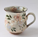 【ギャラリー洛中洛外】優しい色合いの桜が描かれてます&nbsp;彩さくらマグカップ｜京都&nbsp;陶器&nbsp;人気&nbsp;マグカップ[&nbsp;コップ&nbsp;食器&nbsp;おしゃれ&nbsp;雑貨&nbsp;インテリア&nbsp;手作り&nbsp;伝統&nbsp;ギフト&nbsp;プレゼント&nbsp;贈答&nbsp;お取り寄せ&nbsp;通販&nbsp;送料無料&nbsp;ふるさと納税&nbsp;]