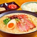 本場九州ラーメン2種セット　博多風とんこつ味＆ピリ辛豚骨スープ　かすり化粧箱入(各8人前)×2箱【ラーメン とんこつ とんこつラーメン 麺 食品 加工食品 人気 ご当地 博多 グルメ お土産 おすすめ 福岡県 筑前町 送料無料 AZ012】