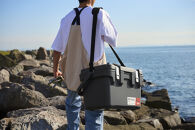 ☆リニューアル☆クーラーボックス&nbsp;ＨＵＧＥＬ&nbsp;真空断熱クーラーボックス&nbsp;20L&nbsp;VITC-20R&nbsp;チャコールグレー&nbsp;大容量&nbsp;6面真空断熱パネル&nbsp;真空断熱&nbsp;高保冷&nbsp;アウトドア&nbsp;キャンプ&nbsp;BBQ&nbsp;釣り&nbsp;スポーツ&nbsp;レジャー&nbsp;アイリスオーヤマ