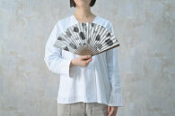 【みのや扇舗】/fan/fun扇子（大サイズ：うす墨）