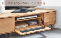 デッドスペースにうまくフィットし、空間を効率よく使えるTVボード
