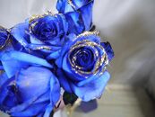 青いゴールドラメバラ5本の花束