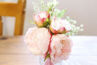 EH17-GFT　【ギフト用】水換え不要!!芍薬とグリーンの花瓶に入った花束：ピンク