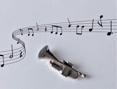 【ギャラリー洛中洛外】音楽好きな人に特におすすめ　楽器を再現　ハーモニー箸置