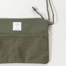 【KEYMEMORY 鎌倉】フラットサコッシュ　OLIVE