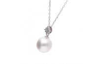 【星菱】無調色&nbsp;アコヤ真珠（日本）&nbsp;8.0mm&nbsp;ラウンド&nbsp;ダイヤモンド&nbsp;Pt900&nbsp;プラチナ&nbsp;ペンダントトップ