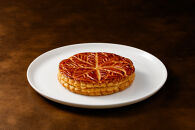 ガレット・デ・ロワ&nbsp;キャラメル&nbsp;ポム&nbsp;6号(18cm)&nbsp;ガレットデロワ&nbsp;フランスの伝統菓子&nbsp;アーモンドクリーム&nbsp;サクサクのパイ生地&nbsp;期間限定