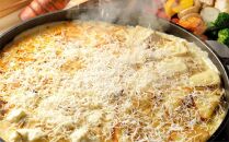 4種類のチーズをトッピングした焼きチーズフォンデュ