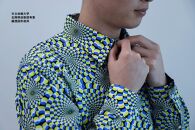 【鷲野染工場】錯視柄メンズシャツ&nbsp;蛇の回転&nbsp;＜カラー:グリーン系&nbsp;サイズ:M&nbsp;襟:ボタンダウン＞［&nbsp;京都&nbsp;手染め&nbsp;デザイン&nbsp;シャツ&nbsp;オリジナル&nbsp;アート&nbsp;コラボ&nbsp;京都製&nbsp;日本製&nbsp;高品質&nbsp;人気&nbsp;おすすめ&nbsp;プレゼント&nbsp;ギフト&nbsp;おしゃれ&nbsp;送料無料&nbsp;ふるさと納税&nbsp;］