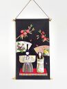 伝統織物のトップブランド塩沢織押し絵ワイドタペストリー　吉祥祝立雛