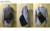 【alto.】アニリンレザー　リバーシブルボディバッグ　AMSB-1223（ブラック）