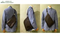 【alto.】アニリンレザー　リバーシブルボディバッグ　AMSB-1223（ブラウン）