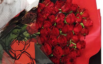 真紅のバラ60本【真紅　バラ　きらびやか　花束　情熱的　豪華　特別　思い出に残る　贈り物　ボリューム　存在感　真っ赤　還暦のお祝い　彼女　プレゼント&nbsp;大阪府&nbsp;門真市&nbsp;】