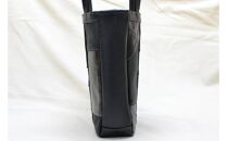 パッチワークのトートバッグ手提げサイズ・横マチタイプ（オール革・黒系）【革 レザー バッグ パッチワークのトートバッグ手提げサイズ 横マチタイプ オール革 ポケット付 上部にマグネット 大阪府 門真市 】