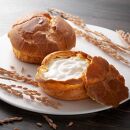 【定期便】グルテンフリー、米粉100％美「米粉シュークリーム」9個　（3回隔月発送）【 シュークリーム 菓子 お菓子 おかし スイーツ デザート 洋菓子 旭川 北海道 人気 お楽しみ セット 食品 】_04852