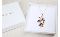 【七宝】小さな蝶とお花のペンダント K18・K10（チェーン50cm） - ギフト包装付き -