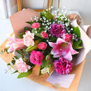 【母の日ギフト】花束&nbsp;母の日限定「優しいママン」母の日カード付き＜お届け日：2026年5/4～5/10&nbsp;当店おまかせ&nbsp;＞【&nbsp;母の日&nbsp;ギフト&nbsp;アレンジ&nbsp;花束&nbsp;花&nbsp;贈り物&nbsp;大阪府&nbsp;門真市&nbsp;】