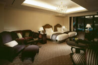 【高島屋選定品】「ホテル&nbsp;ラ・スイート神戸ハーバーランド&nbsp;」ご利用券&nbsp;5千円分&nbsp;(1,000円券×5枚)