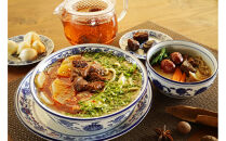 【ザムザムの泉】無化学調味料伝統手作り製法！&nbsp;【定期便】漢方薬膳牛骨スープ（容量500ML約2人前×2パック）&nbsp;下記を隔回お届け&nbsp;漢方薬膳味染み牛肉（容量200g×1パック）または自家製薬膳辣油50ML1瓶！更に食事券総額6000円分付き&nbsp;[&nbsp;京都&nbsp;漢方&nbsp;薬膳&nbsp;スープ&nbsp;人気&nbsp;おすすめ&nbsp;健康&nbsp;美容&nbsp;デトックス&nbsp;お取り寄せ&nbsp;通販&nbsp;送料無料&nbsp;ふるさと納税&nbsp;]